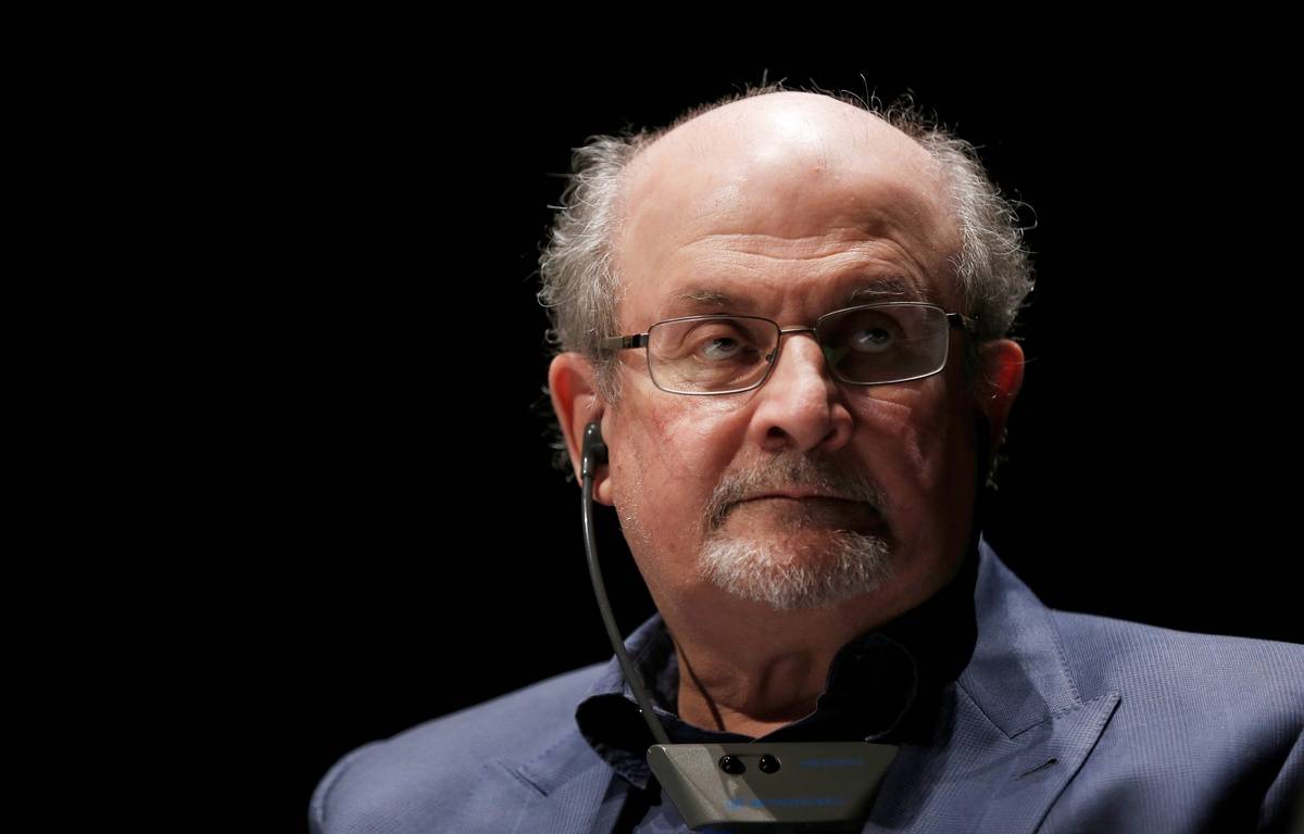 Salman Rushdie stabbed on stage in US
