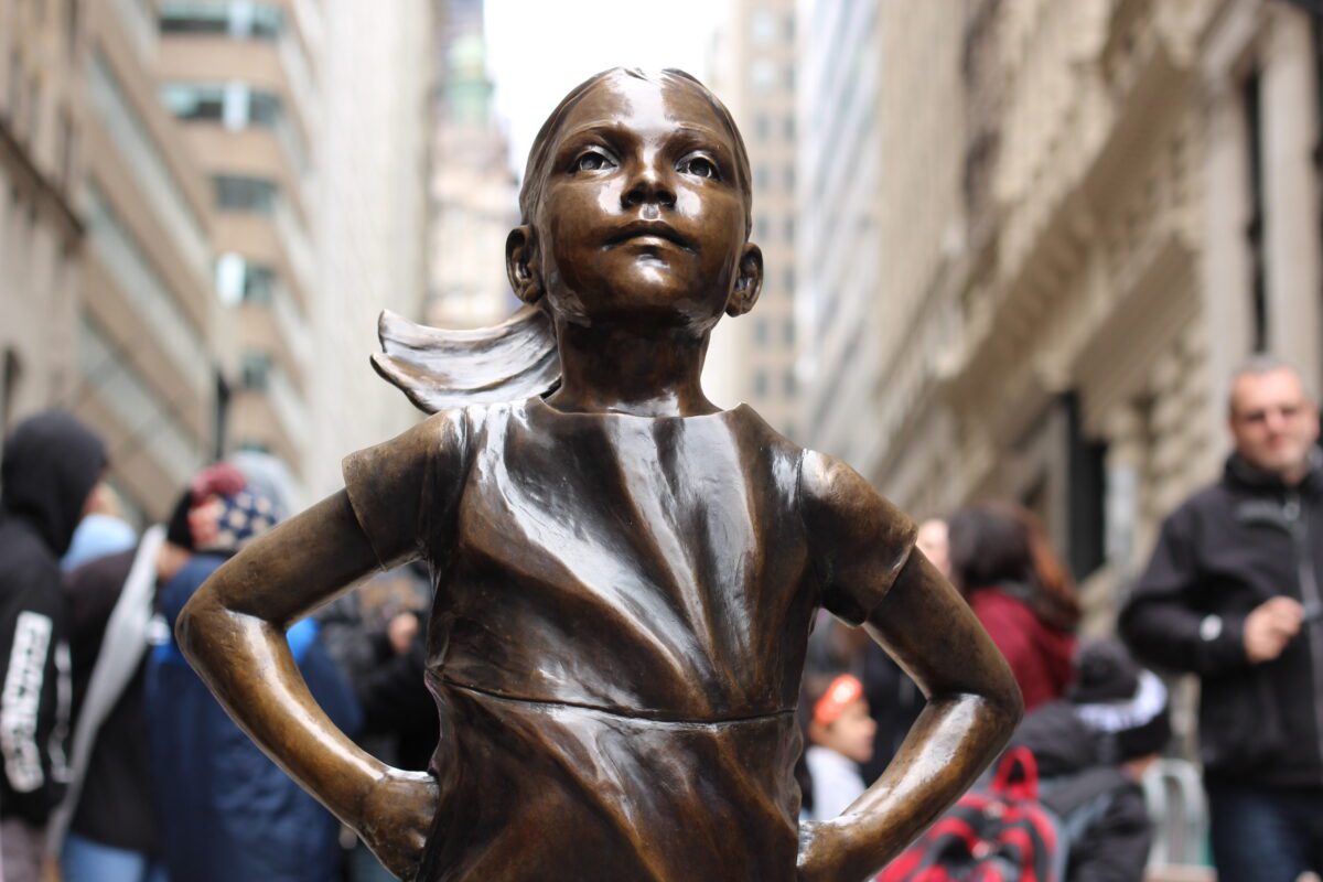 The fearless girl of Wall Street at the center of the controversy


