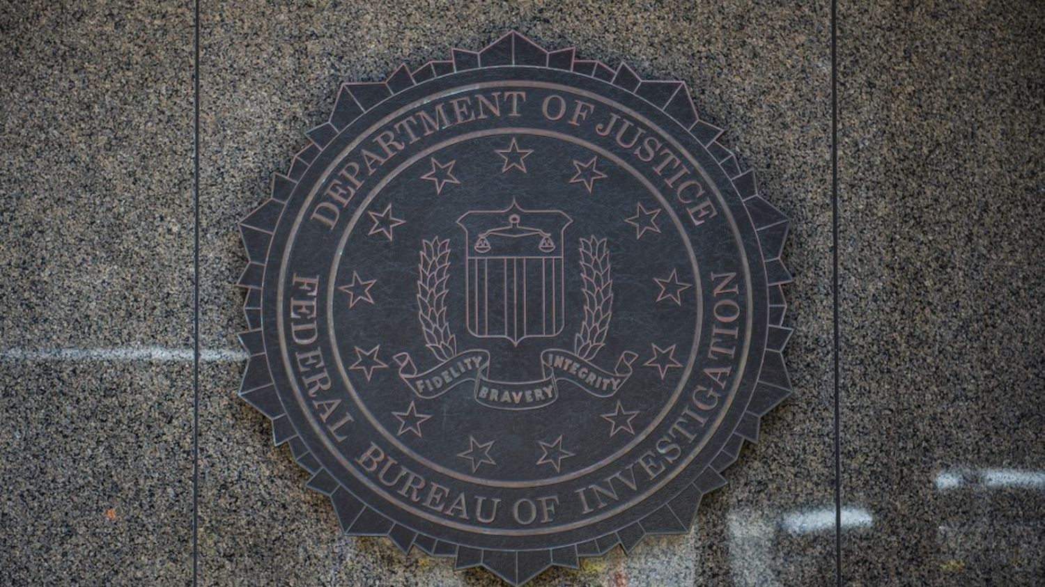 United States: an armed man tried to enter the offices of the FBI
