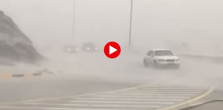 Video: Torrential rains in UAE, flood alert issued
