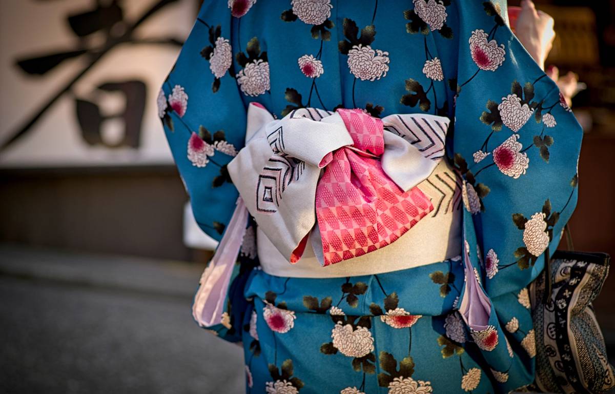 Why a Chinese woman wearing a kimono was arrested by the police
