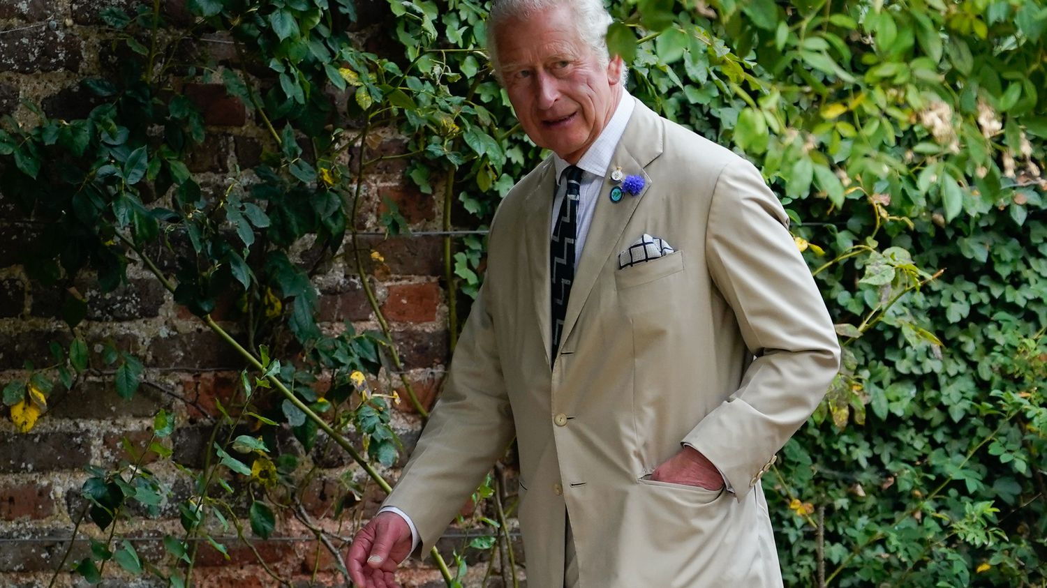 Charles III: dandy or gentleman farmer, the future king is always impeccably stylish
