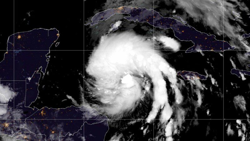 A hurricane near Cuba, the state of emergency is also enforced in the US state of Florida

