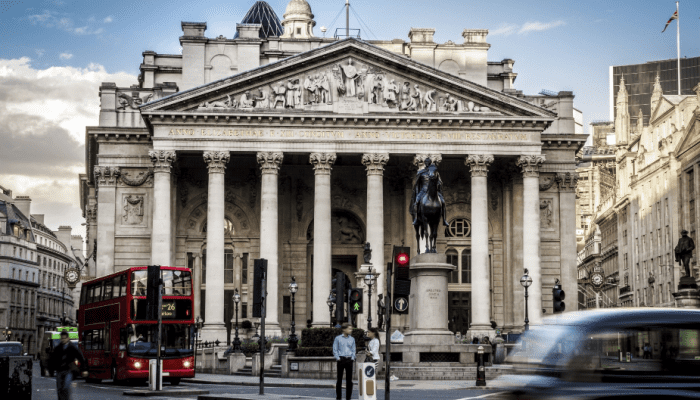 Bank of England start geldprinters om accuut pensioendrama op te lossen