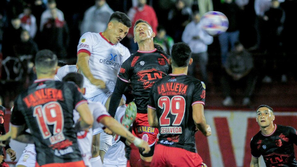 Professional League: Hurricane could only draw against Barracas Central
