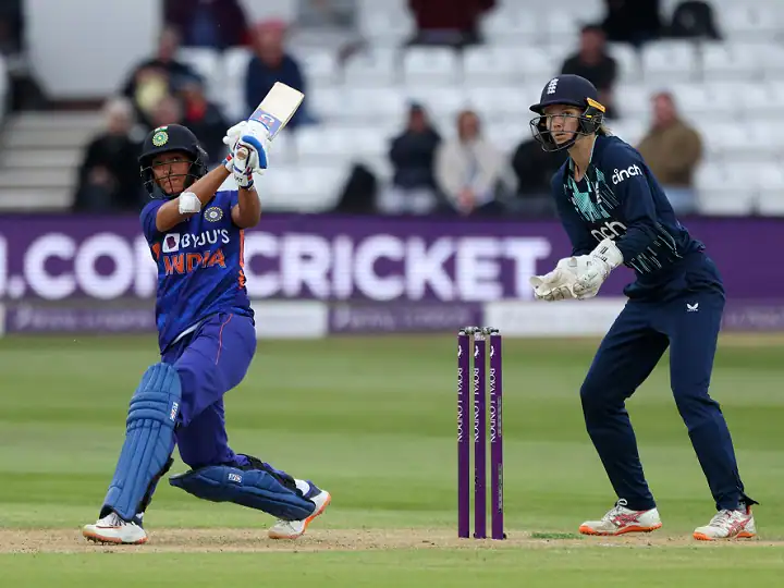 See: Harmanpreet hit a flurry of fours and sixes, scored 143 runs against England as well

