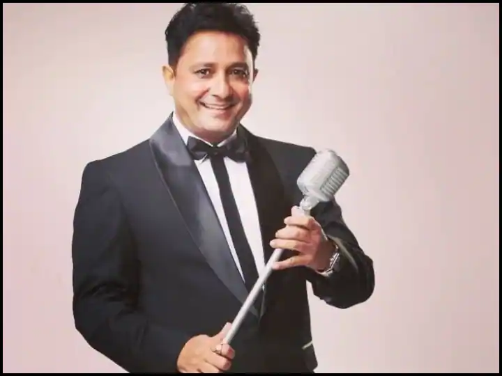 Sukhwinder Singh started singing songs at the age of eight, this song gained worldwide fame.

