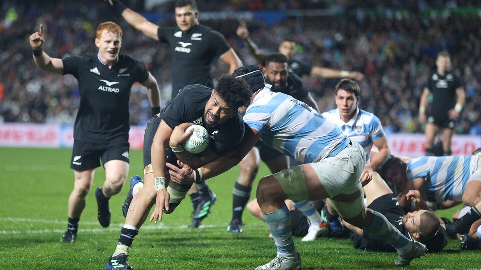 The Pumas suffered a crushing defeat against the All Blacks: 53-3
