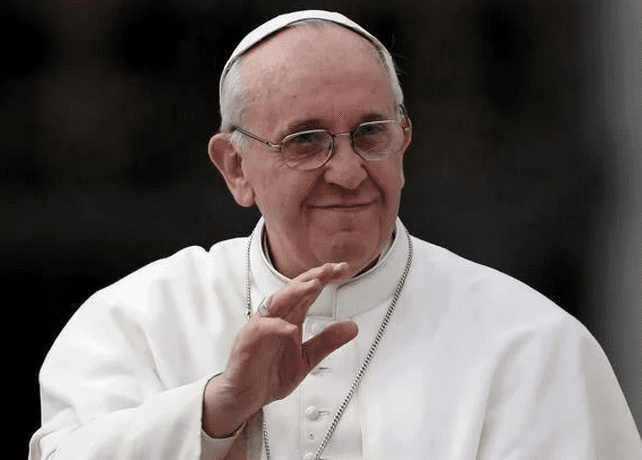 El papa pide a jóvenes salvar el planeta y encontrar la paz