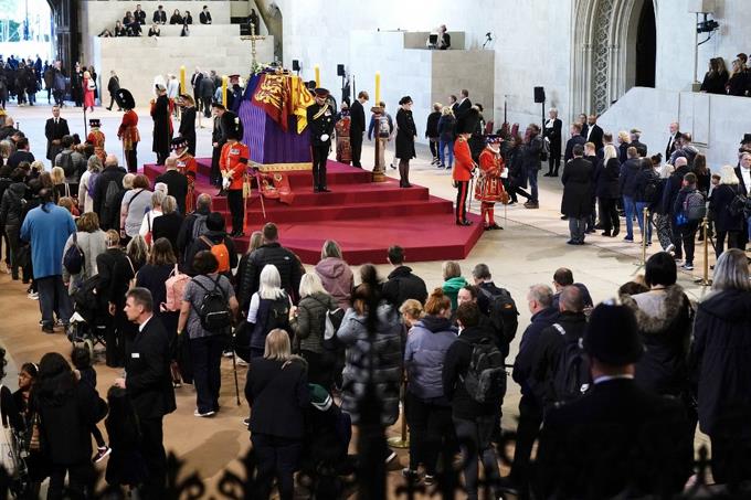 La carrera por asegurarse un buen lugar en el funeral de la reina Isabel II