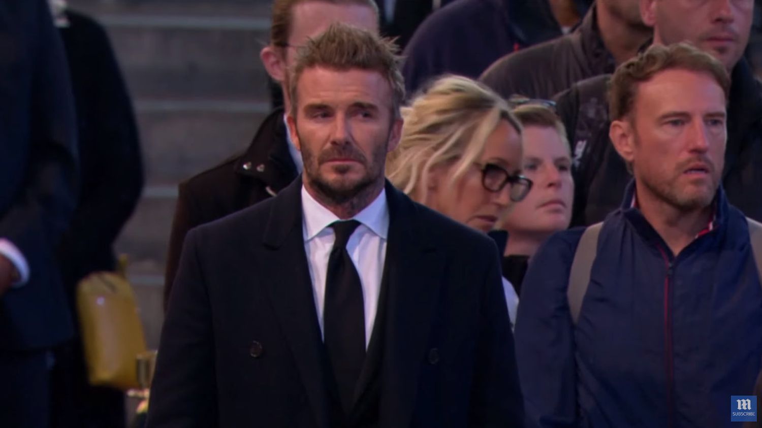  VIDEO.  Tribute to Elizabeth II: David Beckham meditates in front of the coffin after more than 13 hours of queuing
