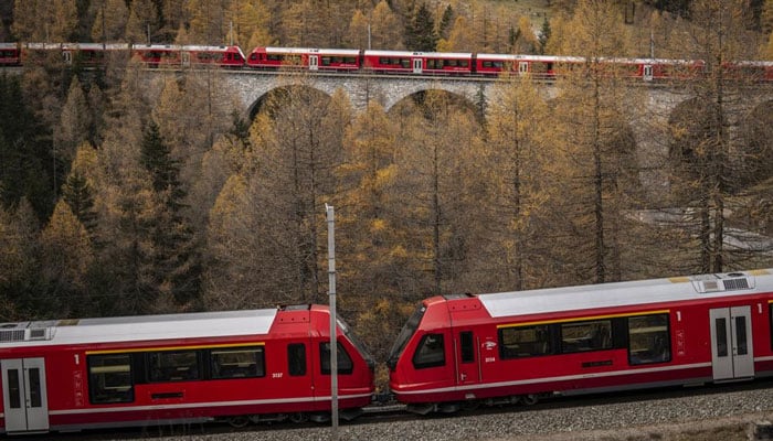 This train journey takes one hour / AP Photo