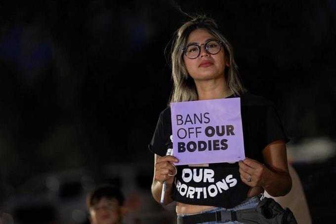 La jueza de Arizona no suspenderá el fallo que detuvo todos los abortos