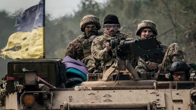UE aprobará misión de entrenamiento militar a Ucrania y más dinero para armas