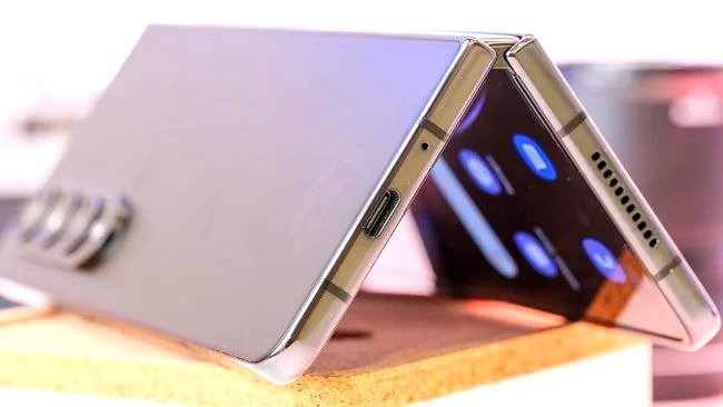 Samsung will put the S-Pen inside foldable smartphones in 2023 Samsung Galaxy Z Flip4
