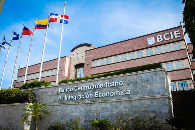 BCIE desembolsa a Honduras US$50 millones para subsidio de electricidad