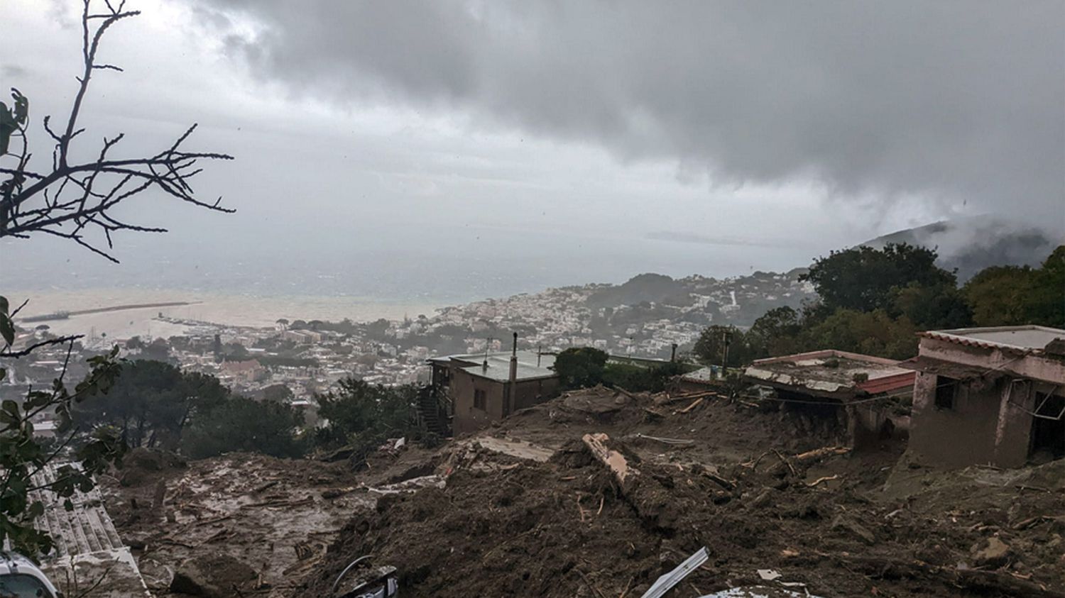 Italy: eight dead after a landslide on the island of Ischia, according to Matteo Salvini, the vice-president of the Council of Ministers
