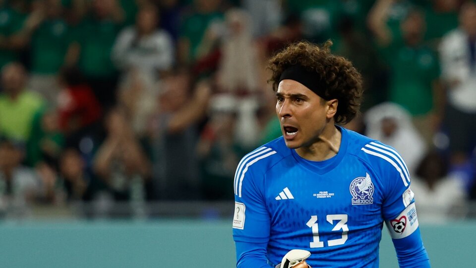 Memo Ochoa: "I am one of those who wants to play against Argentina, we want to beat them"  
