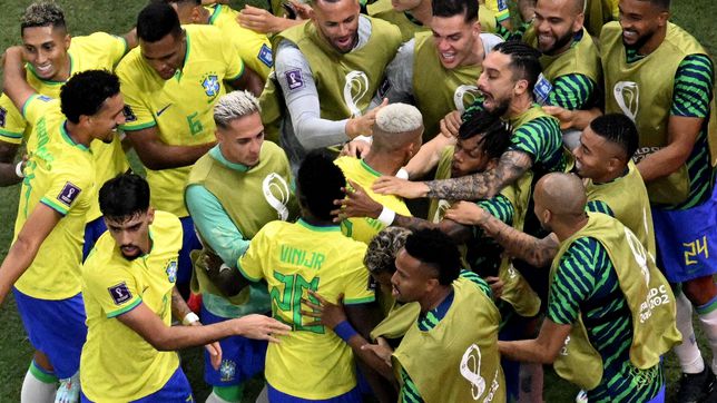 Passes and fails in Brazil: Richarlison dresses as a hero and Neymar worries
