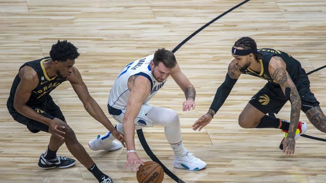 The Mavs' wound grows
