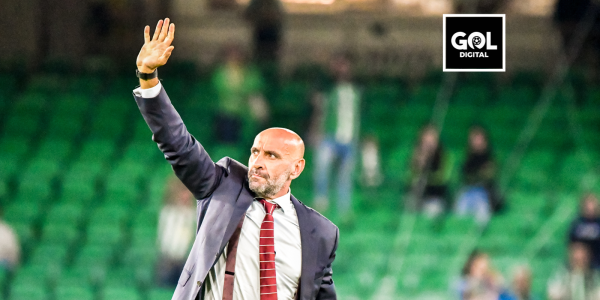 Sevilla FC opens the exit door to tie Monchi's new discovery
