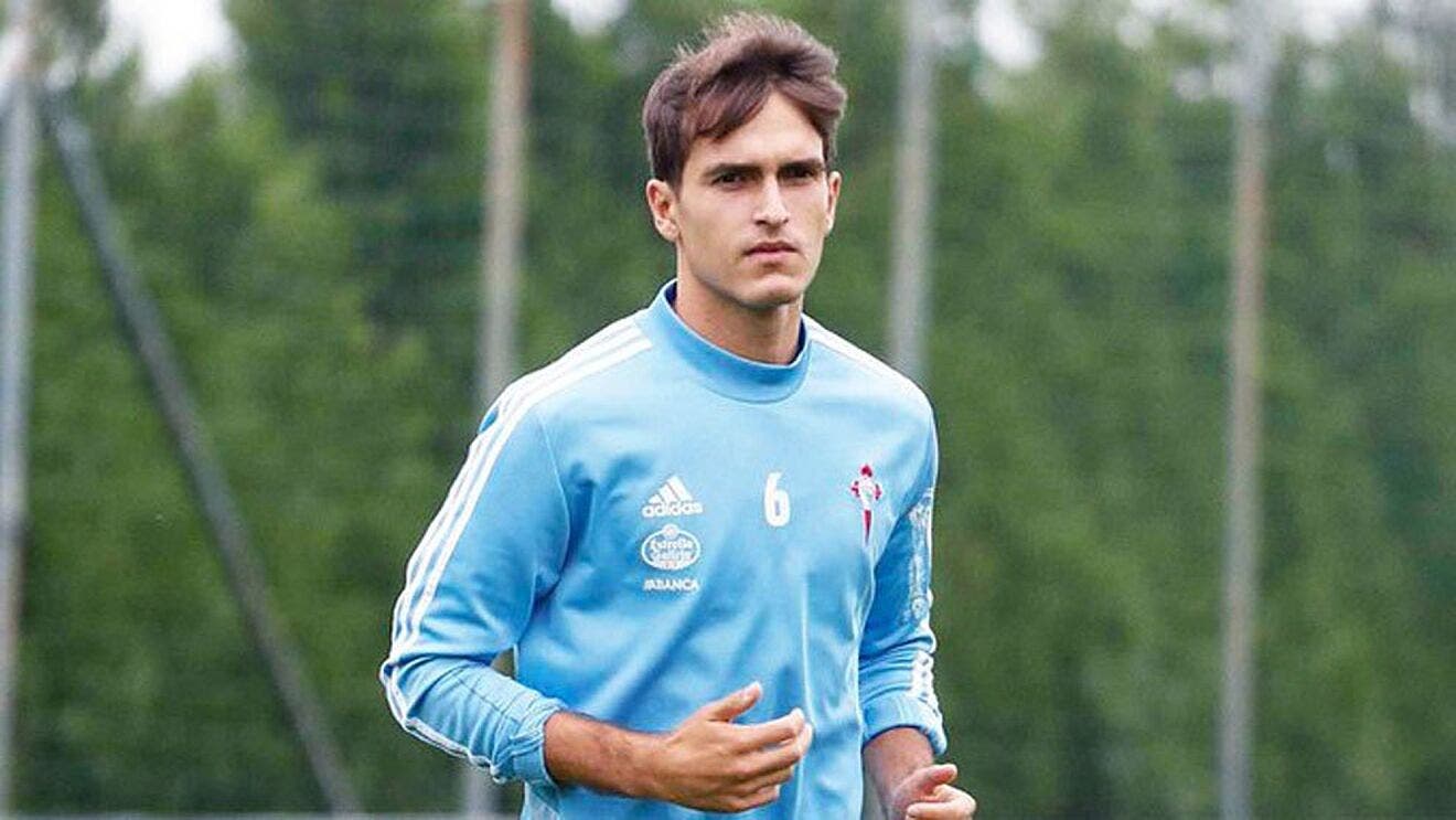 The player who has asked Carvalhal if Denis Suárez leaves
