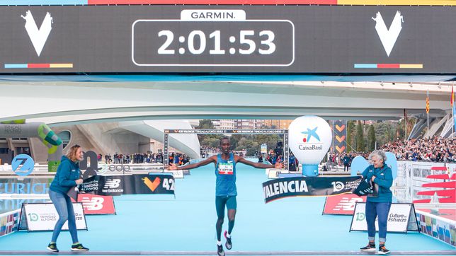 Brutal Kiptum in Valencia: third best athlete of all time (2h01:53)
