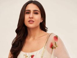 Sara Ali Khan rides a local train without makeup, she shared this video

