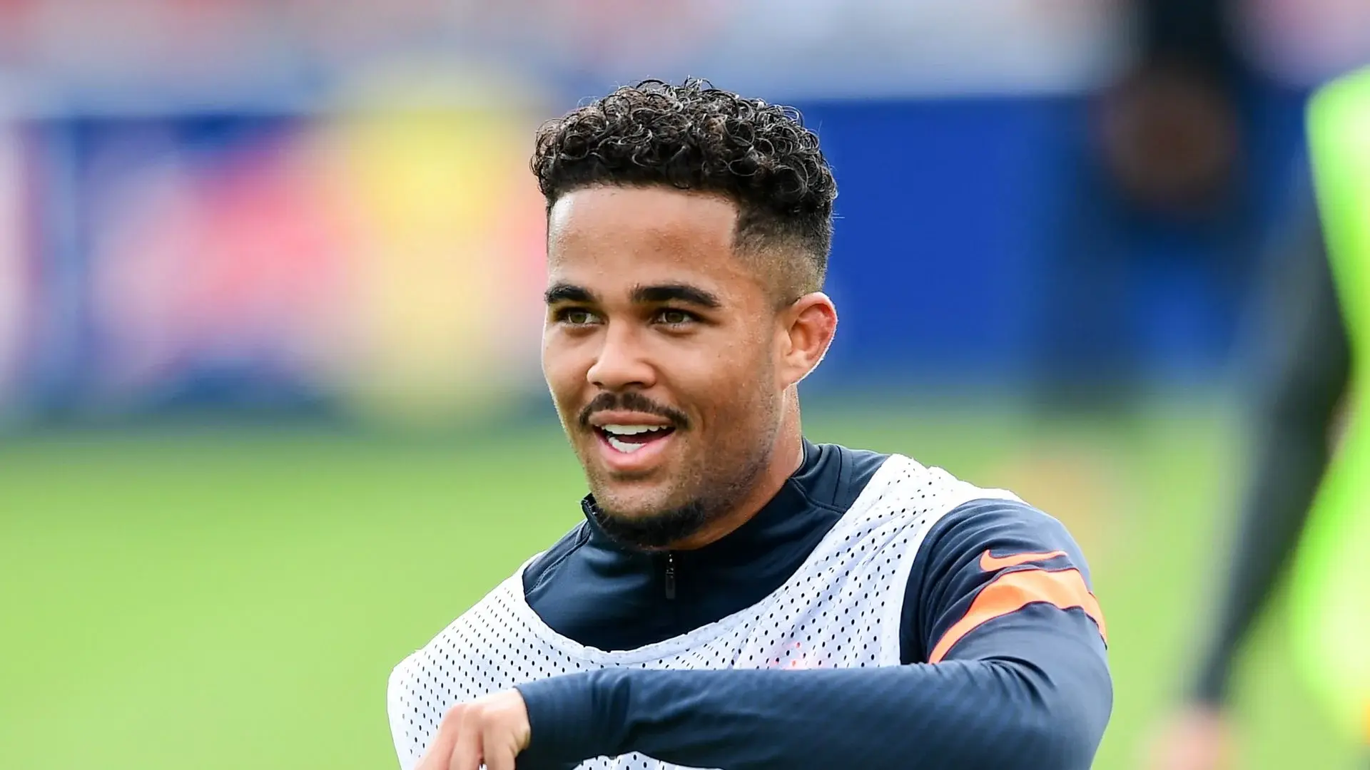 This is the definitive transfer of Kluivert to Valencia CF
