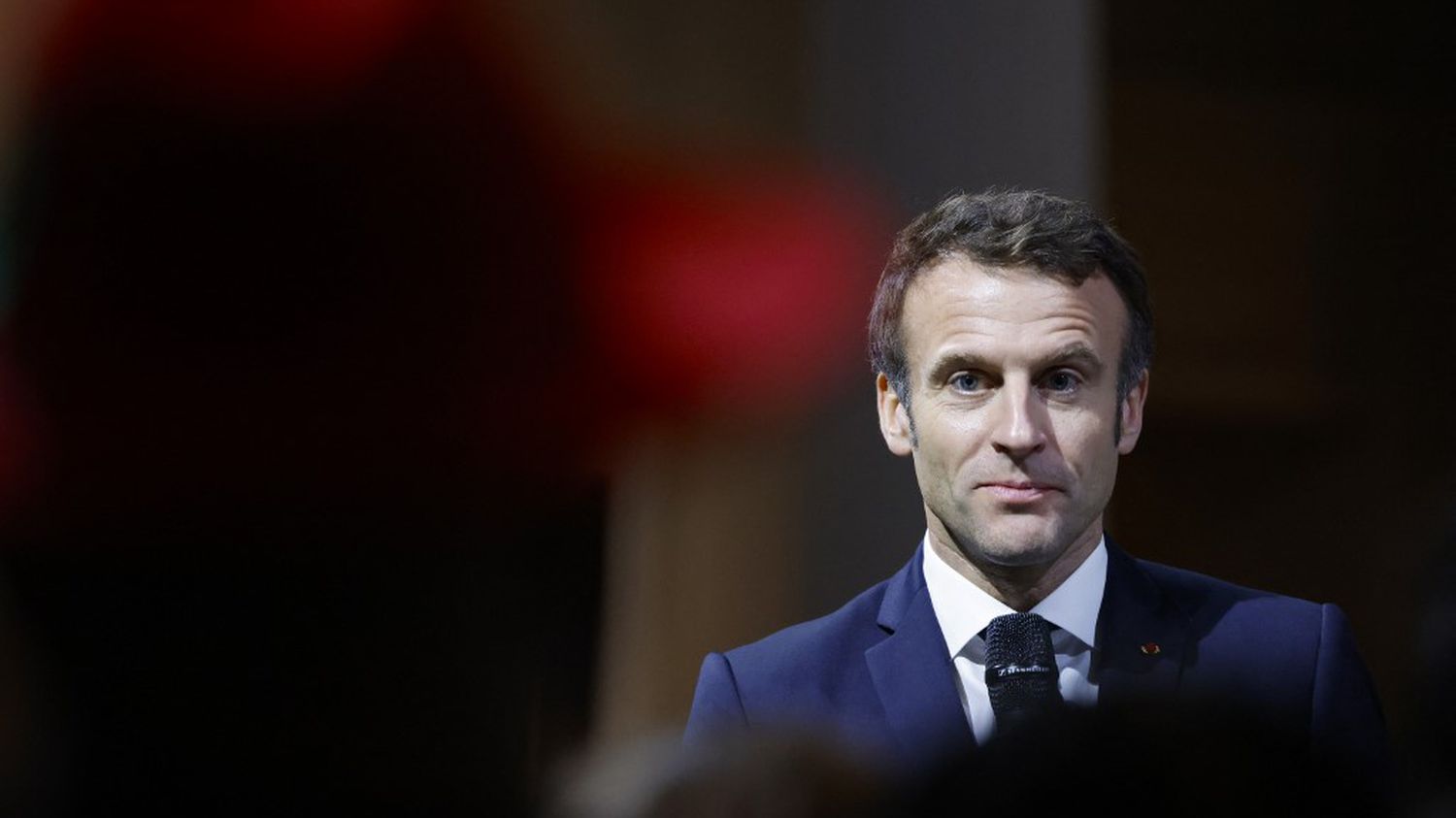 War in Ukraine: Emmanuel Macron accuses Marine Le Pen of maintaining a 