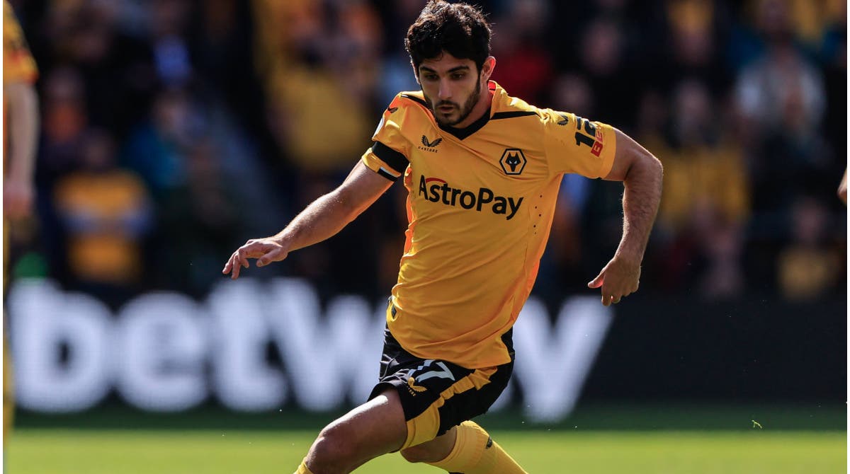 Valencia CF to by Guedes in wave of signings of the Wolves
