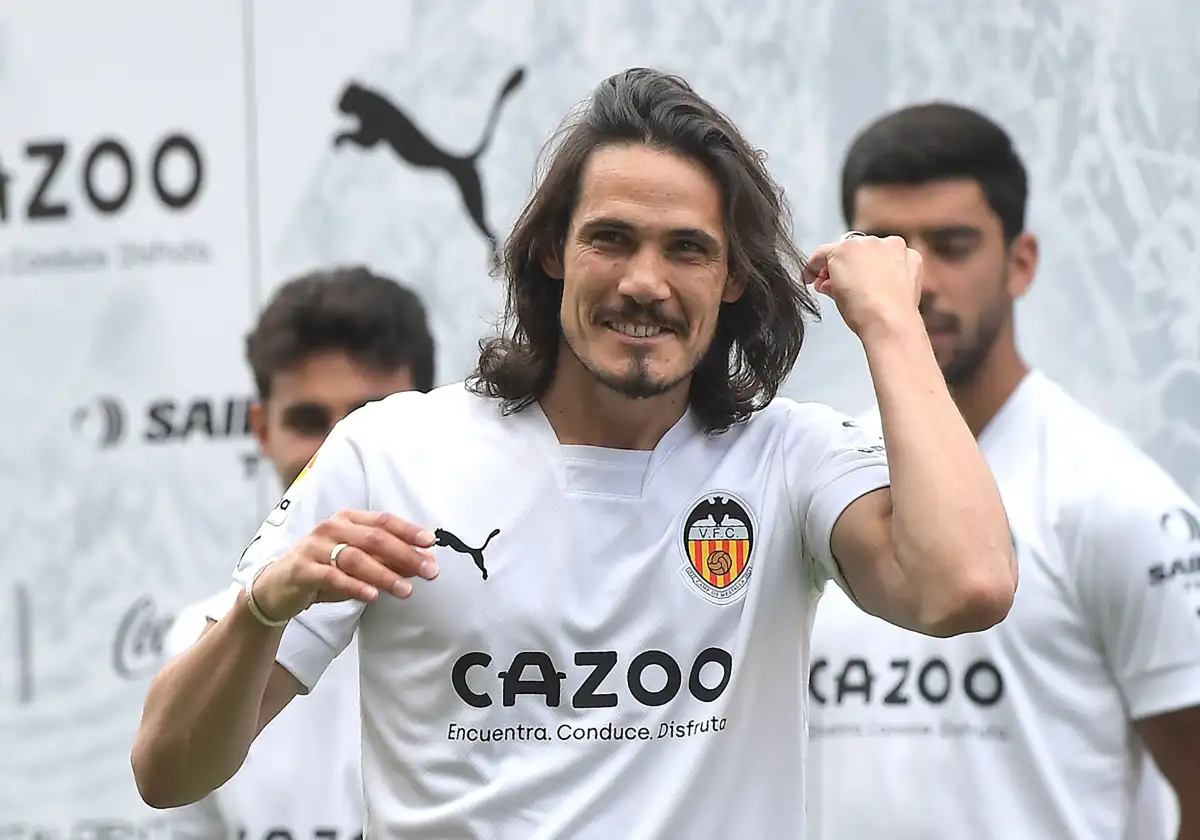 Cavani attracts a Manchester United player to Valencia CF
