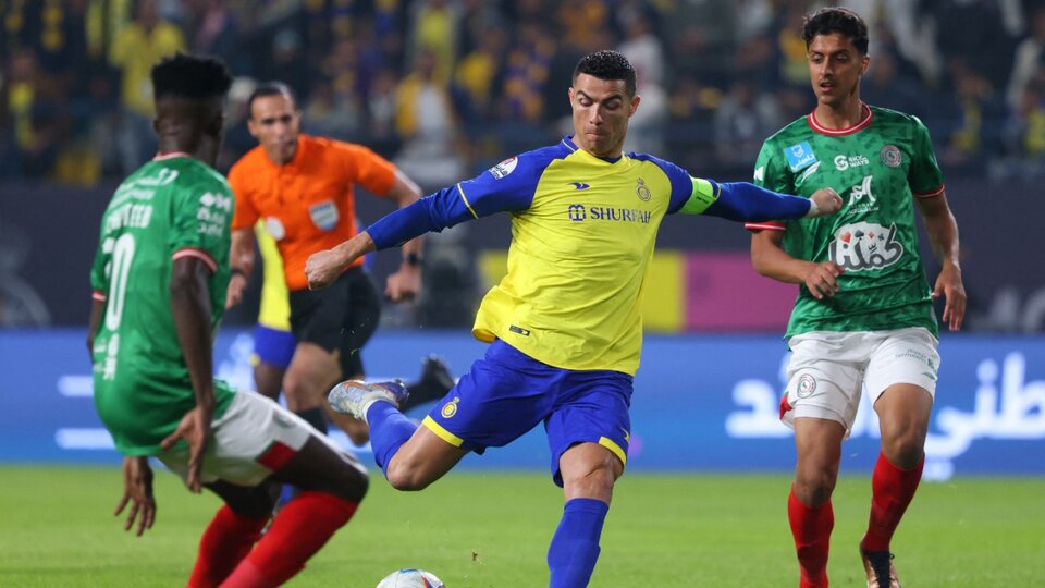 Cristiano Ronaldo debuted at Al Nassr without a goal but with a win
