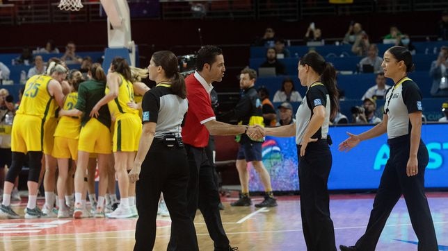 FIBA implements a maternity aid plan for its referees

