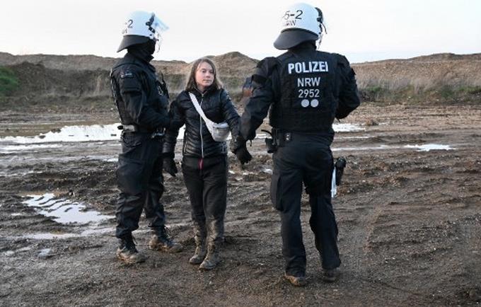 Greta Thunberg probably detained in protest against coal mine in Germany

