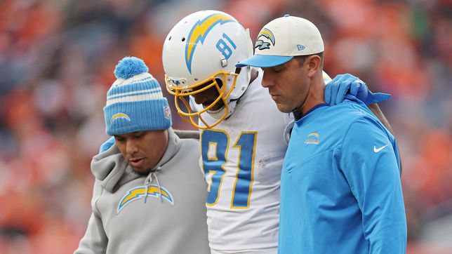 Los Angeles Chargers receiver Mike Williams suffered a concussion
