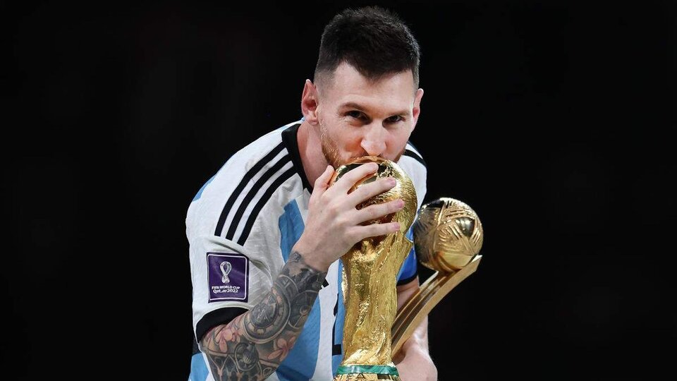 Messi was chosen the best footballer of 2022 by the English newspaper The Guardian
