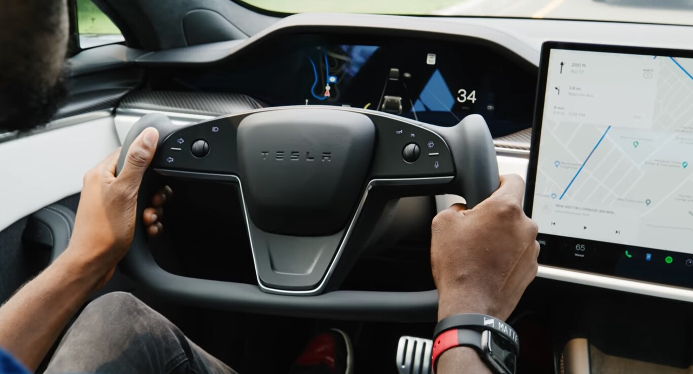 Tesla will let you take your hands off the wheel in autonomous driving mode

