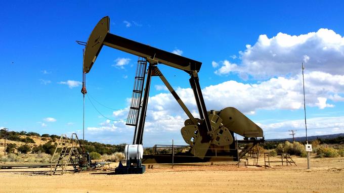 Texas oil continues to rise and already exceeds $ 80 at its opening

