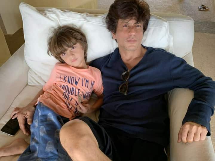  What was Abram's reaction in Pathan?  Fan asked a question, SRK gave this answer

