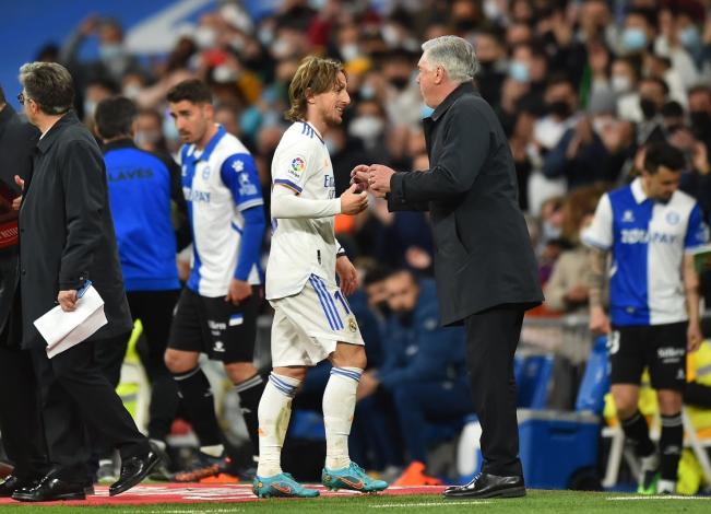 Ancelotti makes it clear: Real Madrid has to renew Modric
