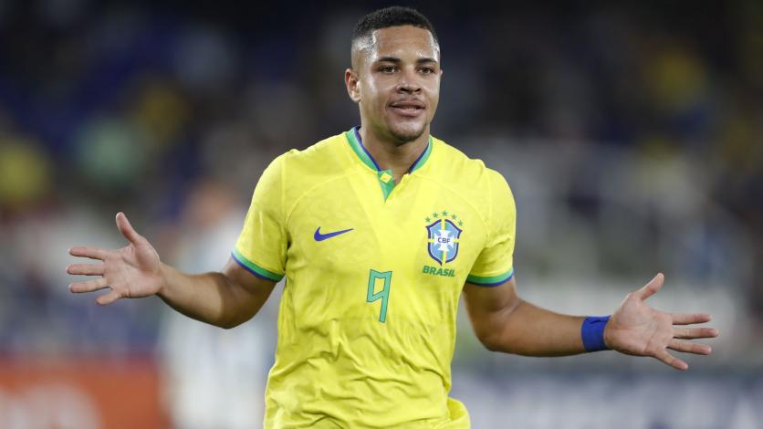 Barça, leader in the race for Vitor Roque
