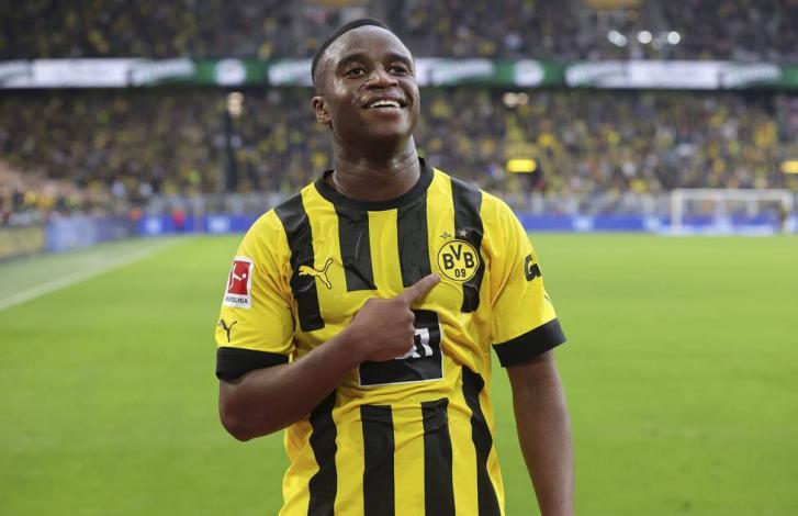 Borussia Dortmund sets the price of crazy Youssoufa Moukoko
