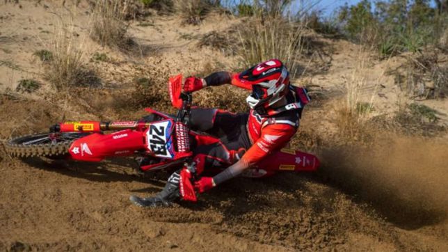Gajser complicates the season with a femur fracture
