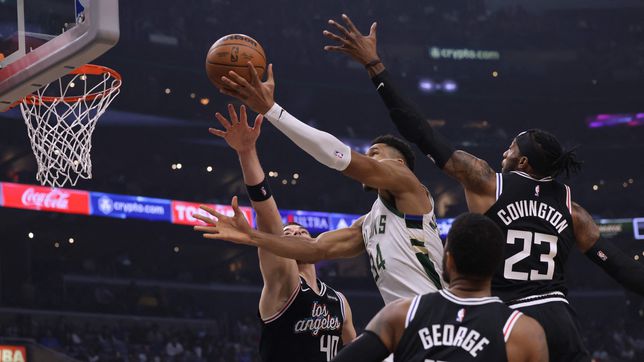 Giannis devours the Clippers
