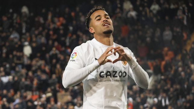  Kluivert joins Voro's cause;  Thierry pushes to be
