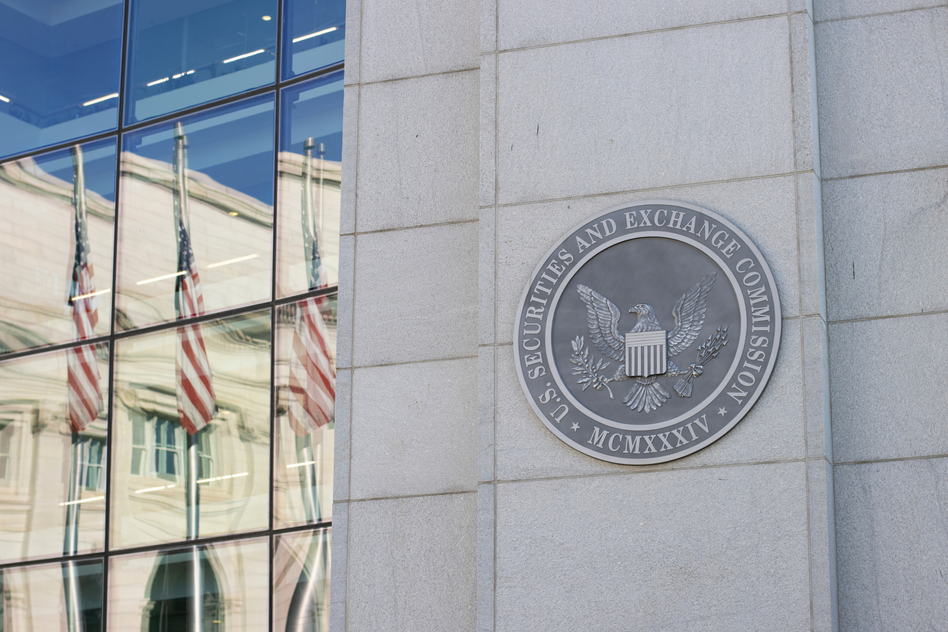 Ripple Lawsuit: Government Watchdog Supports Motion to Release Hinman Documents
