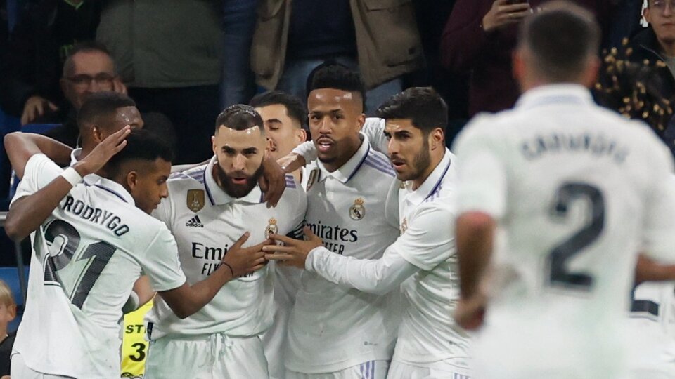 Spanish League: Real Madrid thrashed Elche and Benzema broke a new record
