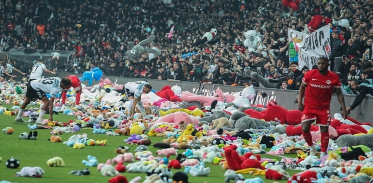 Video: Gift for Turkey earthquake affected children, toys piled up in the ground
