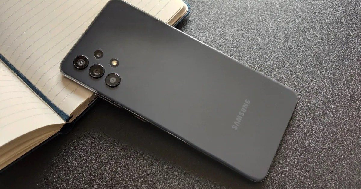 Samsung Galaxy A32 receives customized version with 30000 mAh battery

